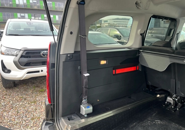 Toyota Proace City Verso cena 215900 przebieg: 5, rok produkcji 2023 z Maków Mazowiecki małe 301